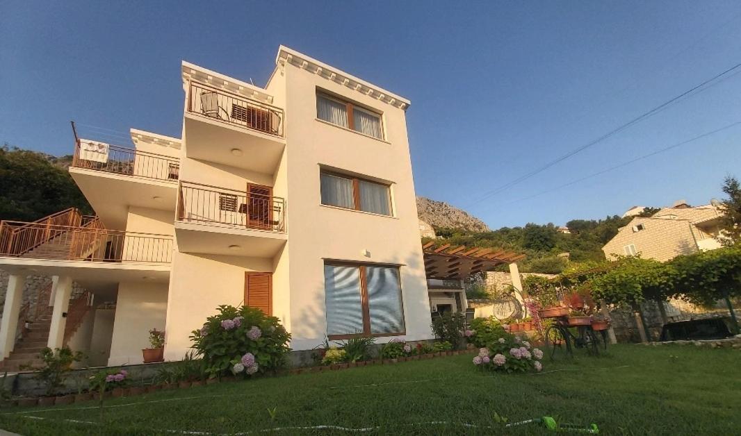 Villa Pergola-Apartment Toni Mlini Exterior photo